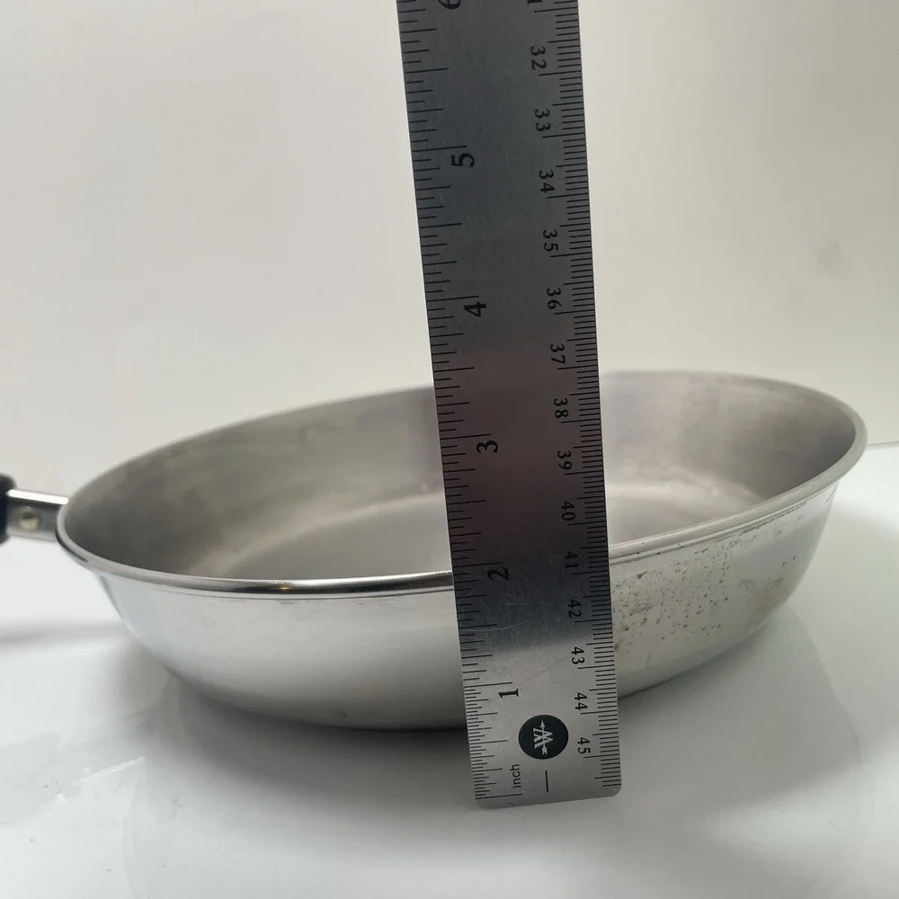 Revere Ware  9 in. 90H Skillet Fry Pan Clinton,IL USA W.‎ Lid
